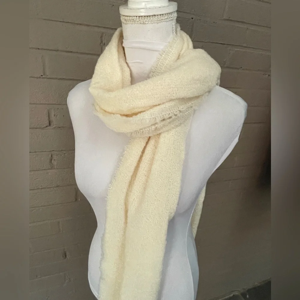 Celtic Irish Lambswool blend Ivory Scarf NWT